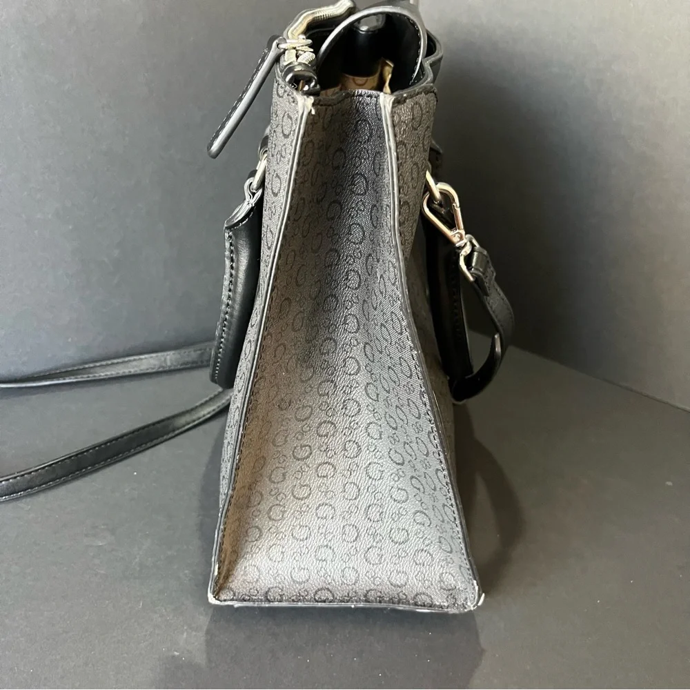 Guess Los Angeles Hand Bag Purse Black Shoulder Bag
